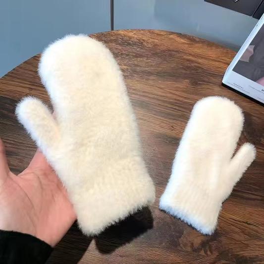 Stylish Gloves for Cold Hands